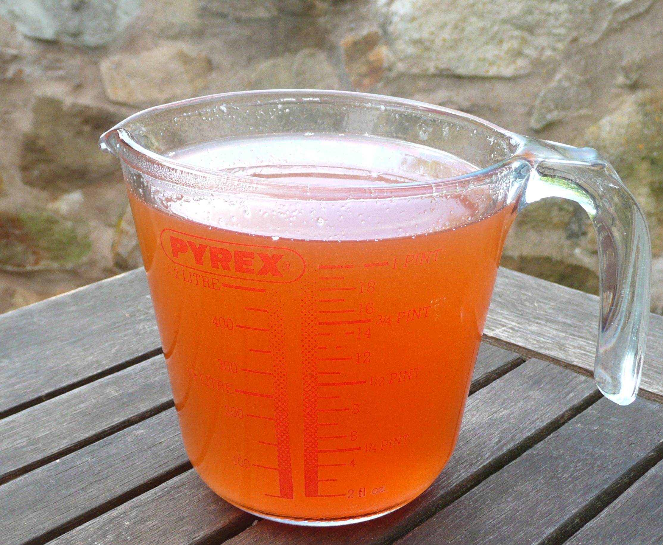 strained quince juice strained quince juice