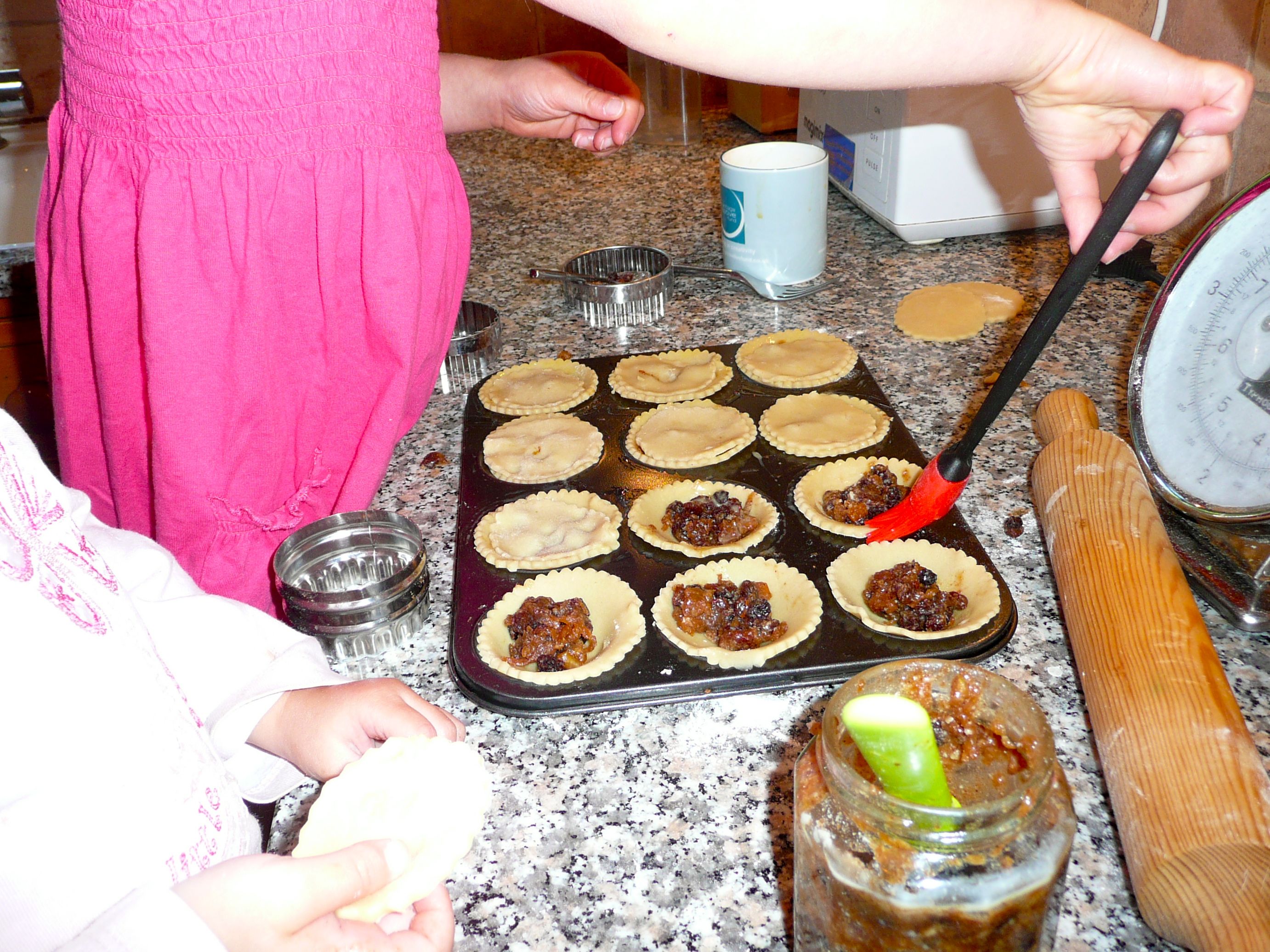 girls making mince pies