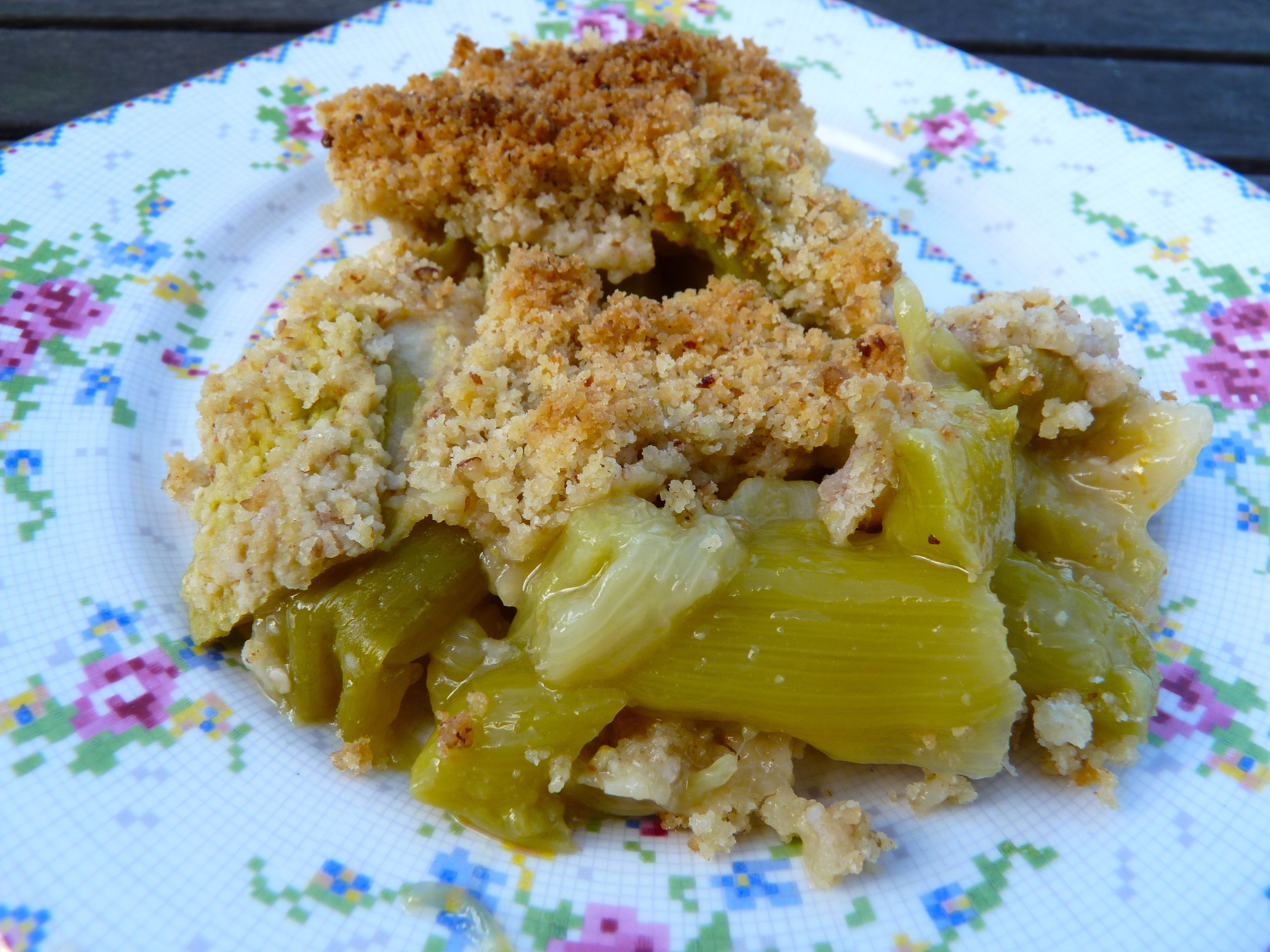 rhubarb crumble